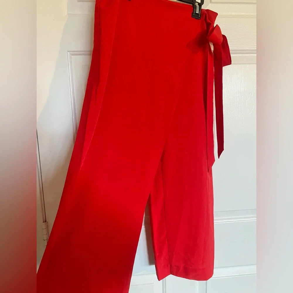 Bebe Red Wrap Waist Cullote Pants size 6 - Picture 2 of 6